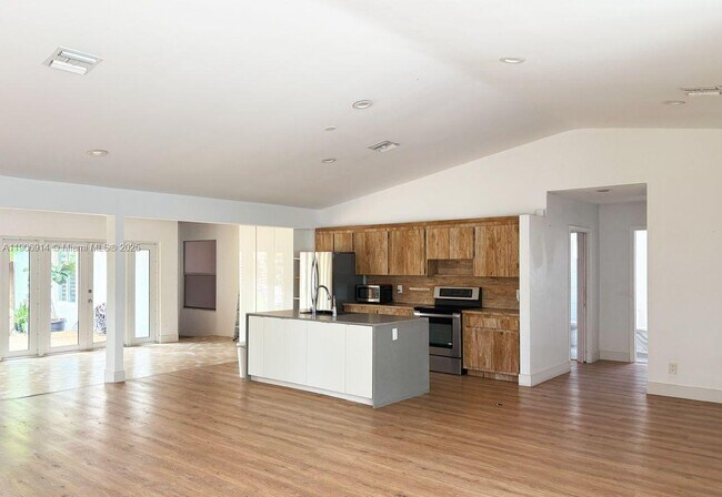 Photo - 3330 Liberty St