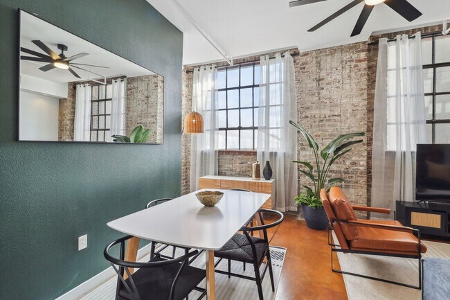 Photo - 527 St Joseph St Unidad ID1265373P