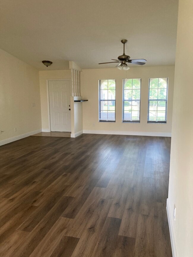 Living Room Area - 901 SE 29th St