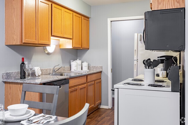 2BD, 1BA - 1,005SF - Kitchen