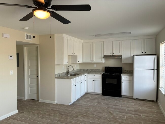 Photo - 705 Bustamante St Unit 1