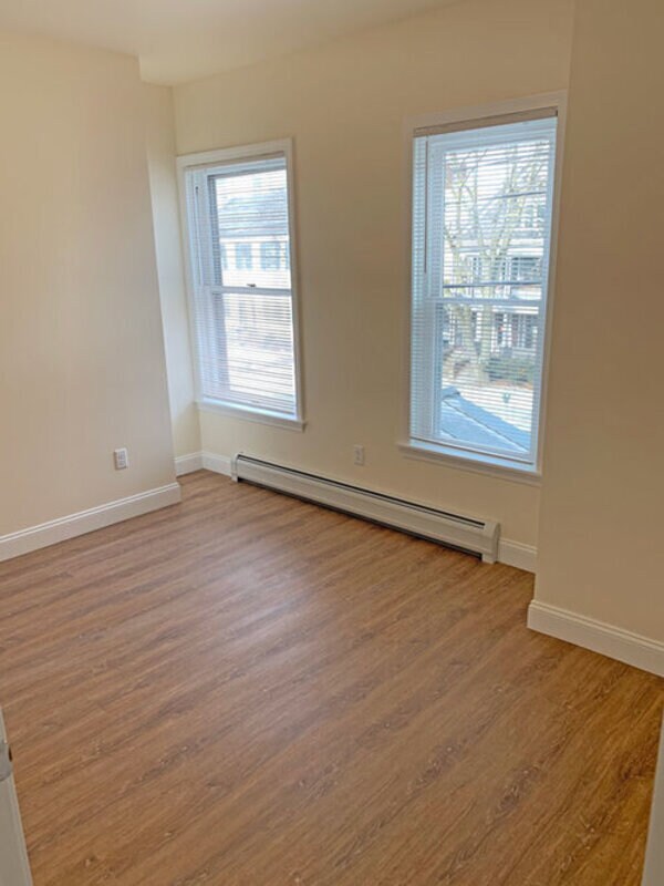 323 Pearl St Unit 5