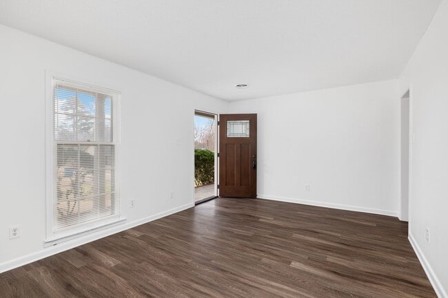 Photo - 5 bedroom 3 bath in Covington recently renovated just off the town square