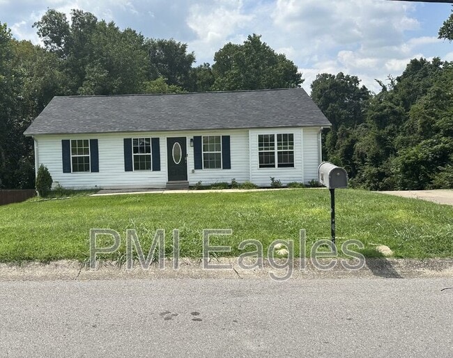 Building Photo - 940 Granny White Rd