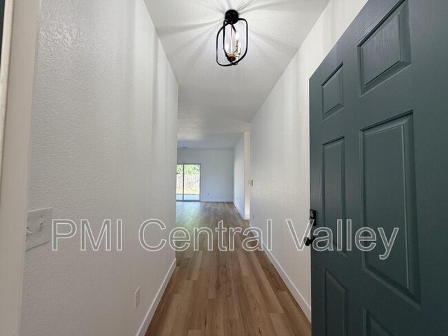 Photo - 2210 Birchwood Ct