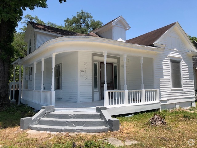 Building Photo - 519 W 14th St Rental