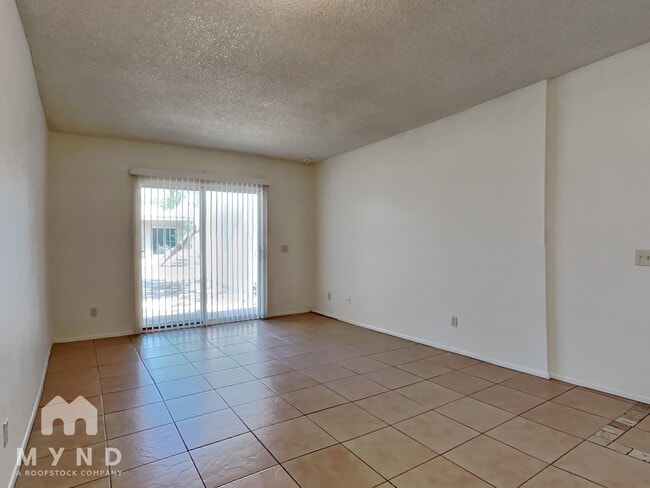 Photo - 2828 E Tierra Buena Ln Unit 102