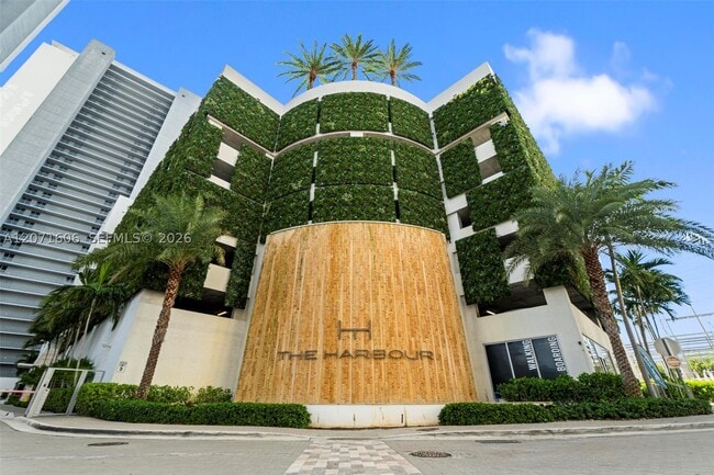 Building Photo - 16385 Biscayne Blvd Unit 521