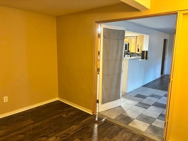 Photo - 803 9th Ave NW