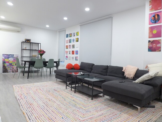 Building Photo - 136 Northampton St