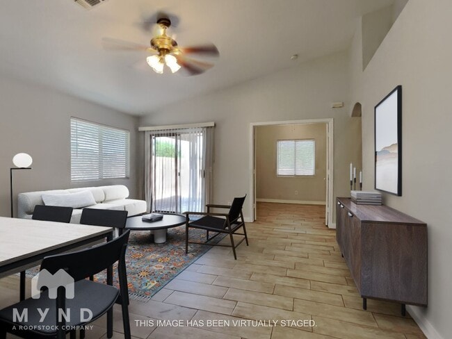 Photo - 3811 S 74th Dr