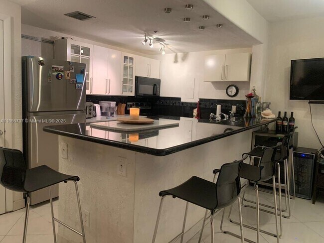 Photo - 802 Euclid Ave Unit 305