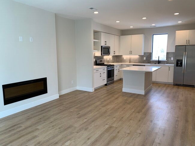 Photo - 5599 S Curtice St