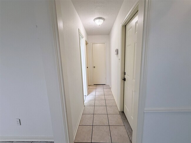 Photo - 6902 Sandy Knolls Dr