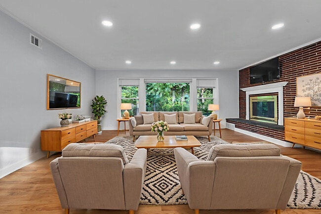 Photo - 6811 N Kenneth Ave