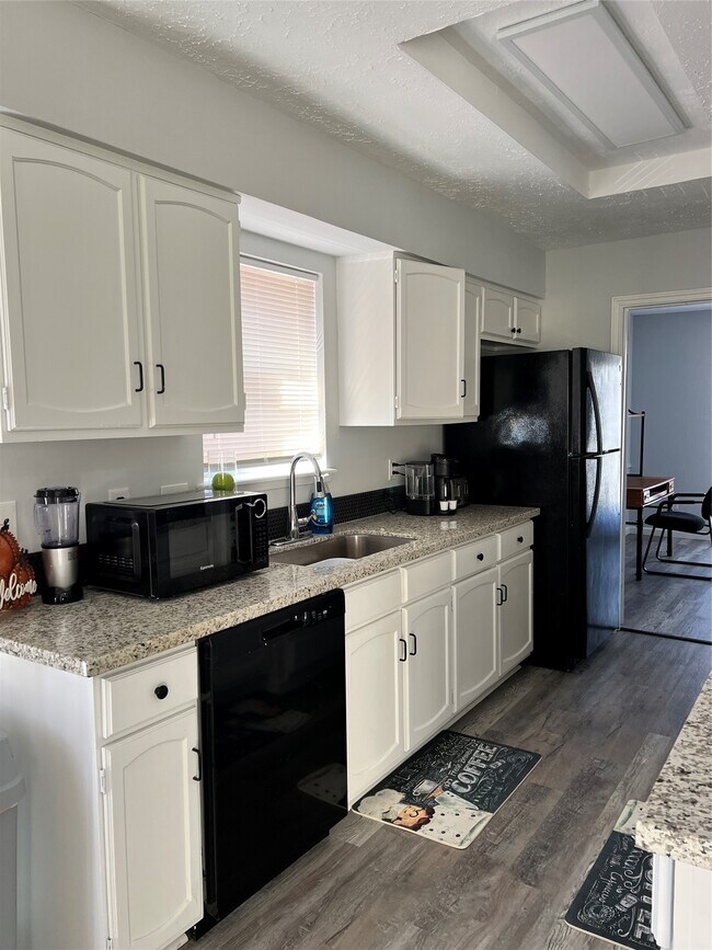 Photo - 11727 Scottsdale Dr