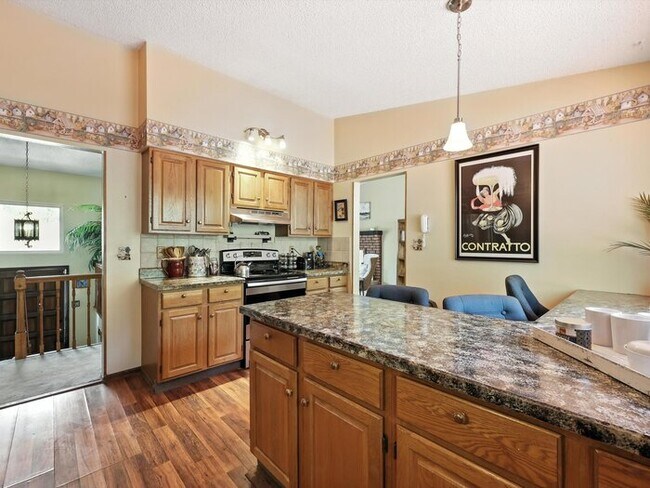 Photo - 6180 Garlock Way