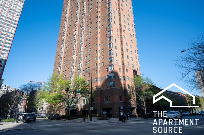 Building Photo - 100 W Chestnut St Unit 1007 Rental