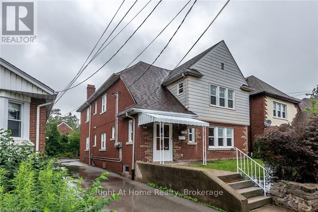 Photo - 104 Longwood Rd S