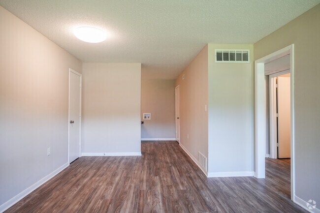 2BR, 1BA - 1000SF - Dining Room