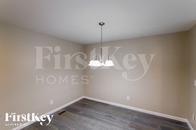 Photo - 2067 Longmeadow Ln