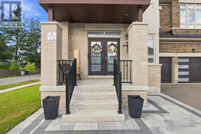 Photo - 194 Coldwell Bay Cir