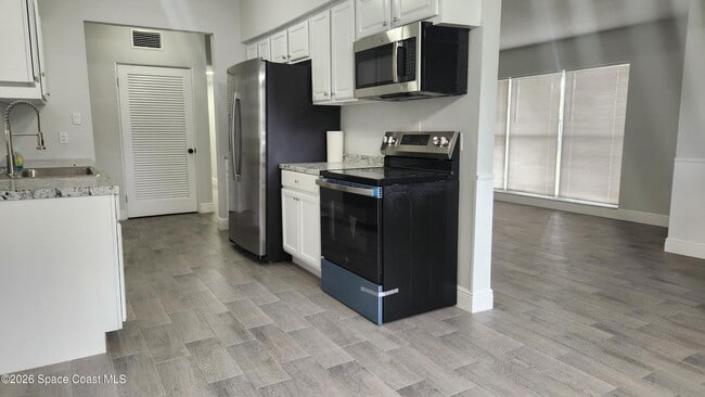 Photo - 102 S Christmas Hill Rd