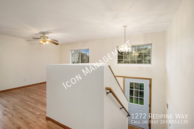 Photo - 1272 Redpine Way