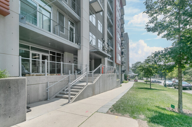 Photo - 309 W Washington Ave Unidad 401