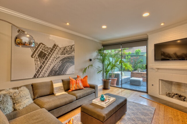 Building Photo - 2663 Centinela Ave Unit 2663 Centinela Ave #308