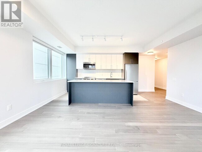 Photo - 664 Spadina Ave. Unit 403