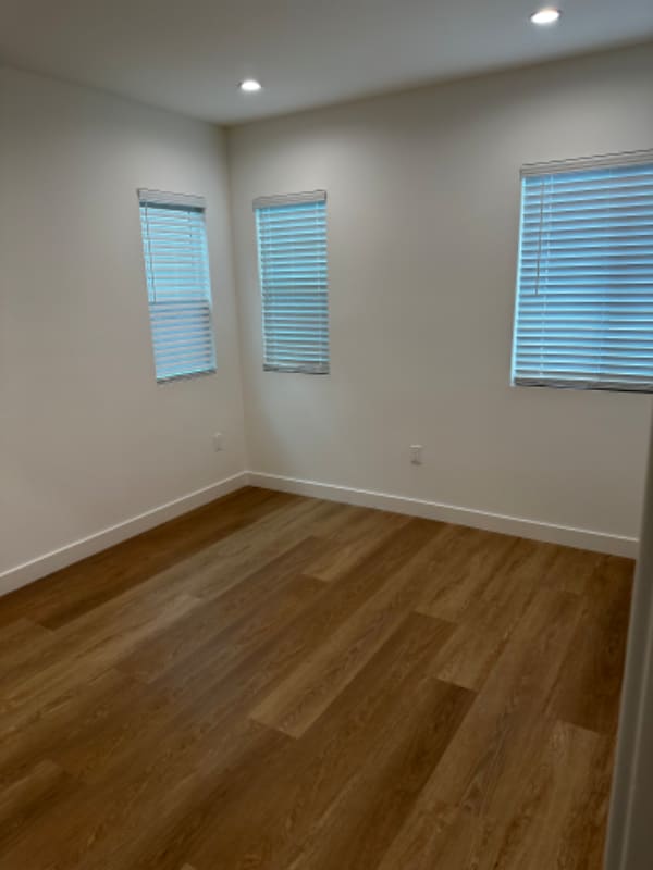 Photo - 2010-2010 Vineyard Ave Unidad 2008