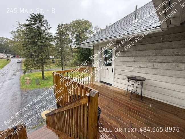 Building Photo - 245 E Main St Unit B