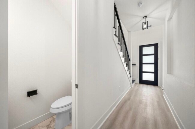 Photo - 4937 Southwind St