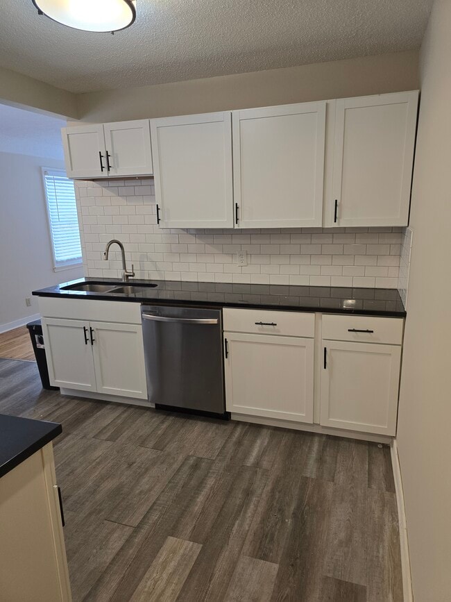 Building Photo - 4231 Bloomington Ave