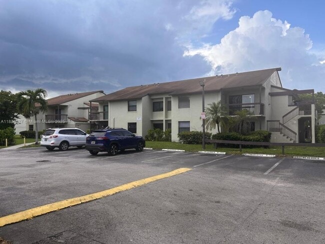 Building Photo - 2 bedroom in Miami Gardens FL 33169 Rental