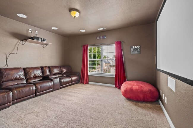 3907 NE Cadbury Ave
