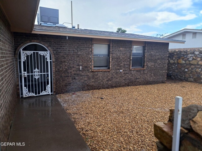 Photo - 3319 Menard Ln