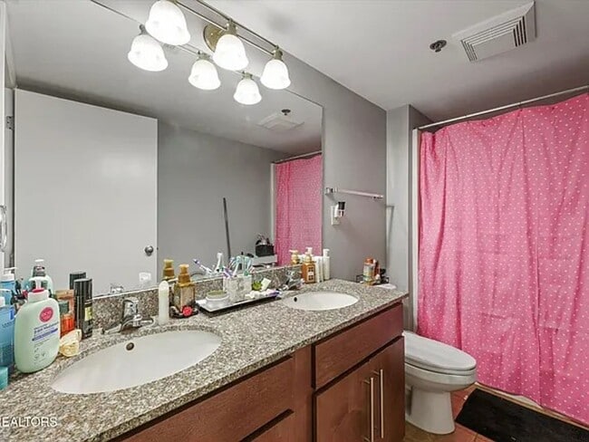 Photo - Lake Plaza #201 for FALL 2026! Early Move  8/01/26- $3300/month includes ONE assigned parking spa... Unit Lake Plaza #201