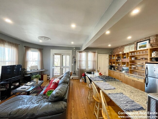 Photo - 18 Sunset St Unit 3