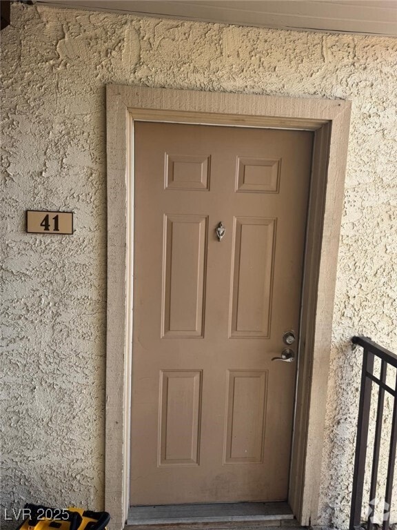 Building Photo - 5021 River Glen Dr Unit 41 Rental
