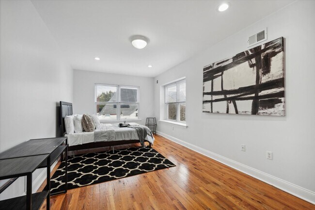 Photo - 3209 W Montgomery Ave Unit 2nd Floor