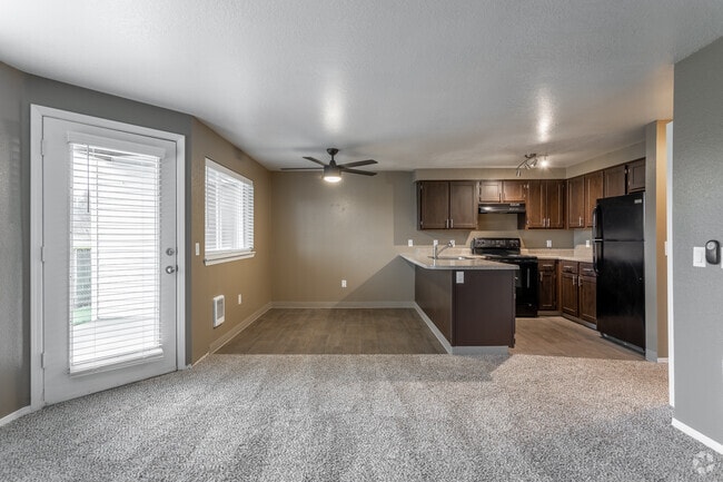 1BR, 1BA - 774 SF