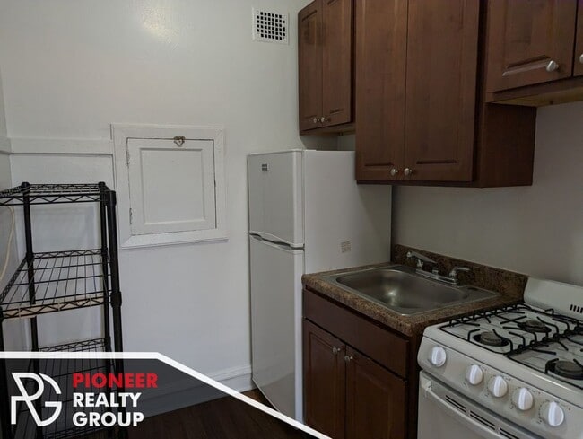 Photo - 2536 N Sawyer Ave Unit 307