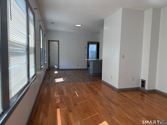 264 Ferry St Unit 3