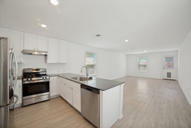 Photo - 7631 Parish Pl