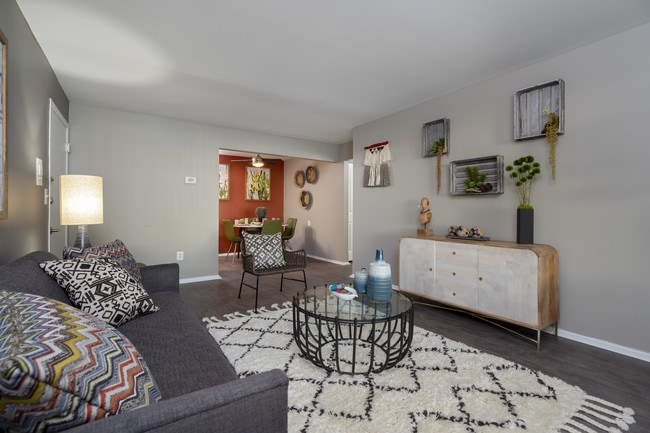 2 BR, 1 BA - 850 SF, Renovated
