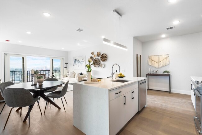 Building Photo - 620 Palisade Ave Unit 303 Rental