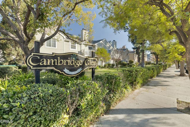 Main entrance to complex - 6638 Clybourn Ave Unit 41