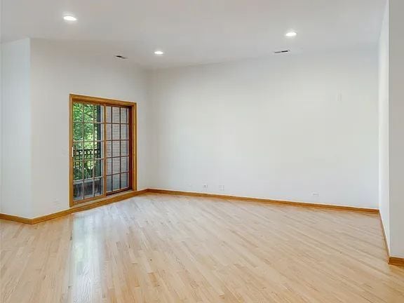 Photo - 3338 N Sheffield Ave